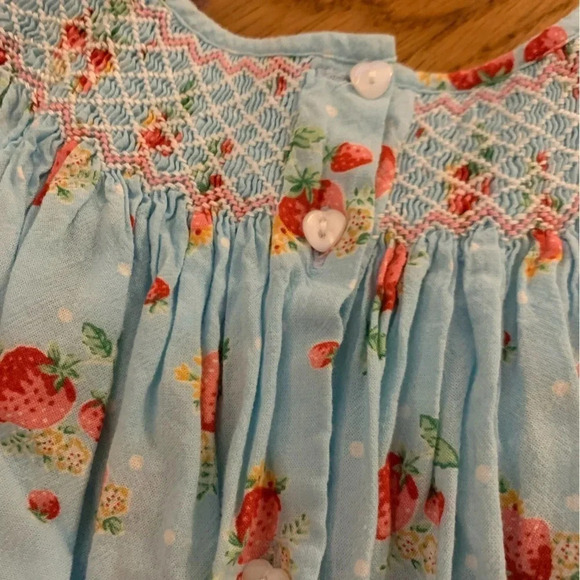 QE Question Everything Strawberry Smocked Dress Size 18-24 Months - Picture 7 of 7